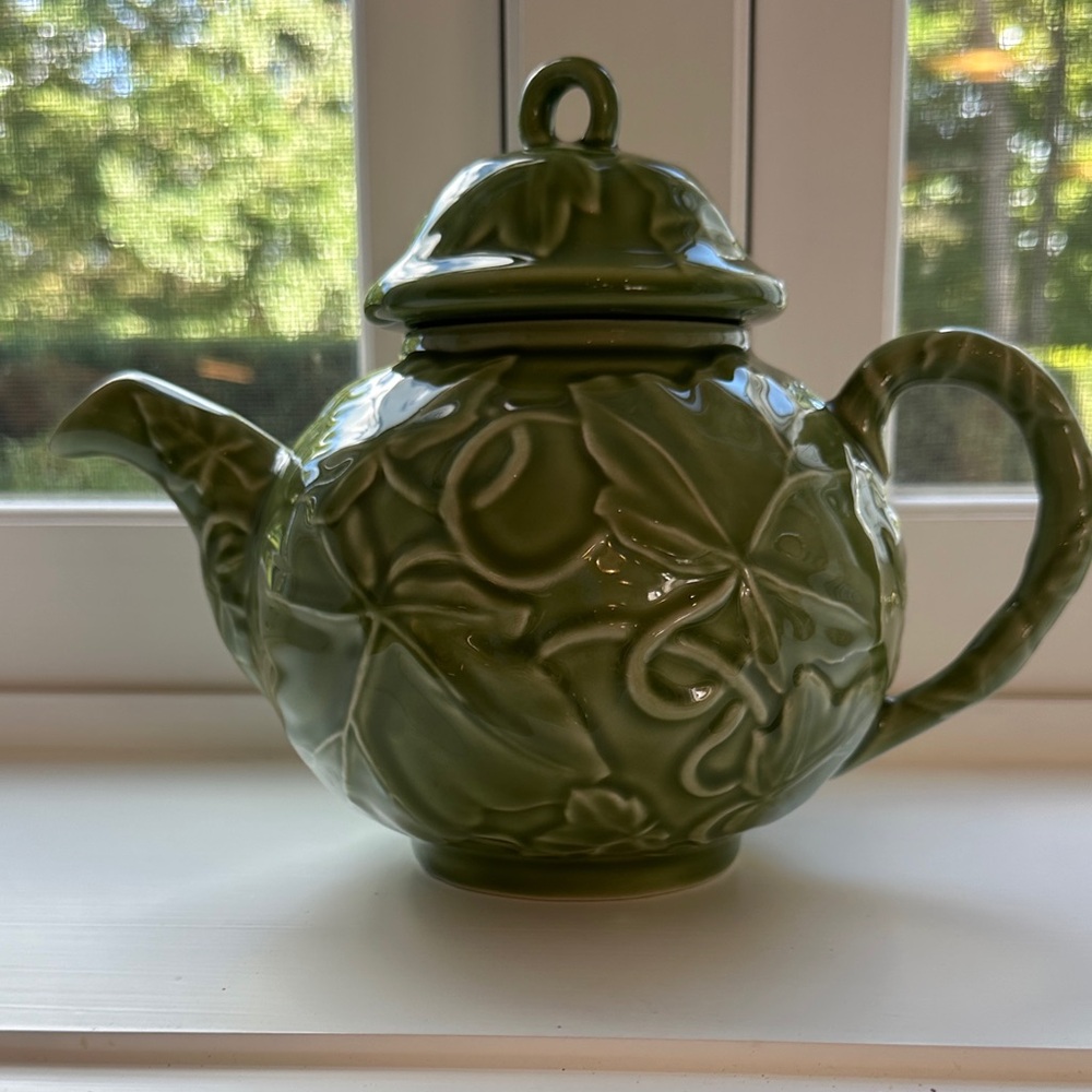 Vintage Franciscan Ivy Embossed Bright Green Teapot Portugal 4 Cups - Picture 2 of 16